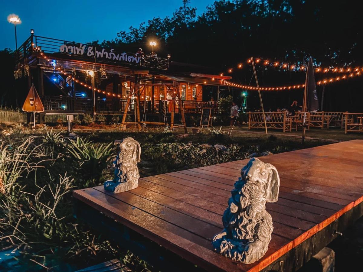 ไร่นาบัวหลวง คาเฟ่ & ฟาร์มสเตย์ Raina Bualuang Cafe & Farm Stay Ban Na No Exterior photo